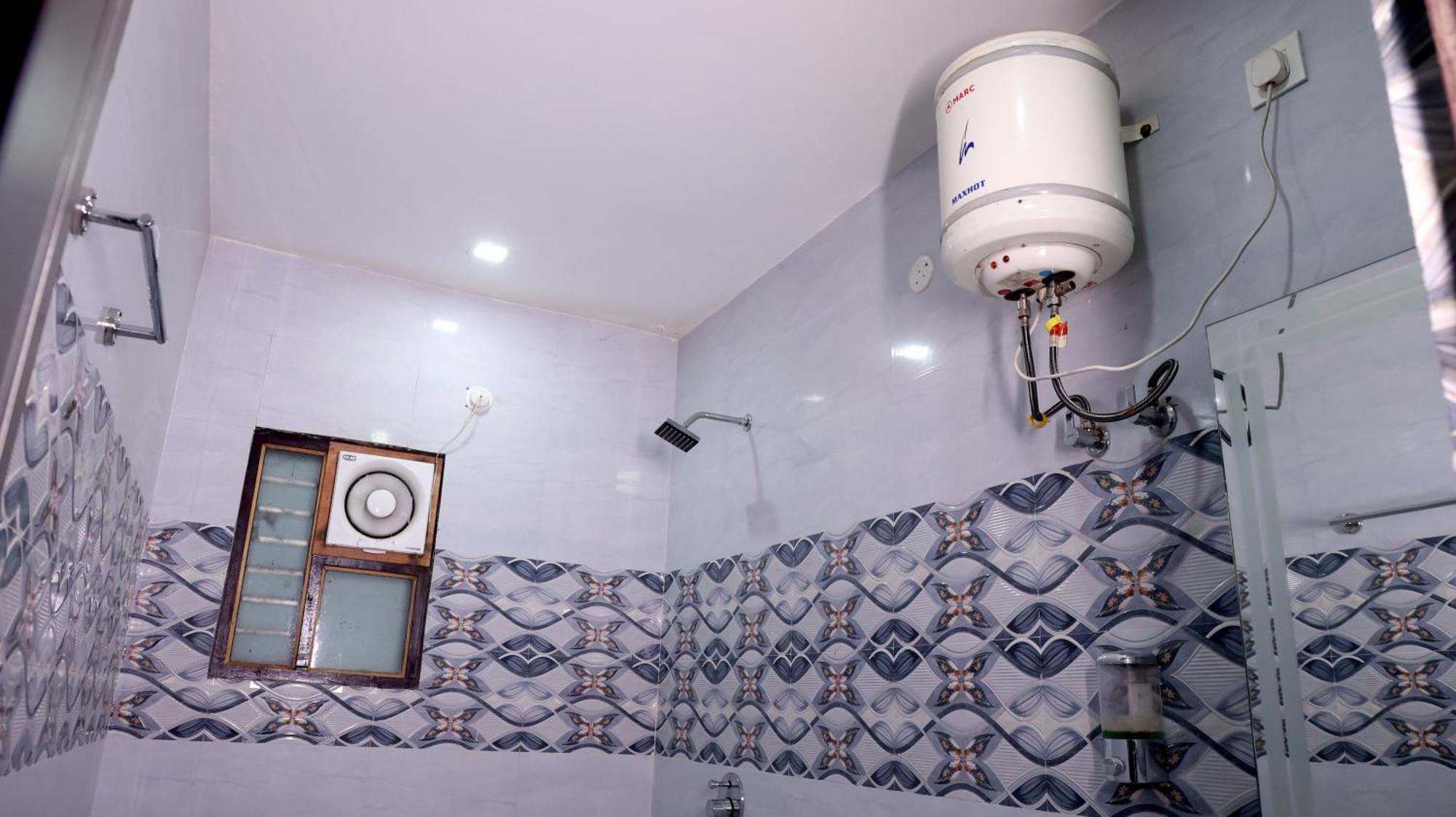 Hotel Blue Pine Haridwār Exterior foto